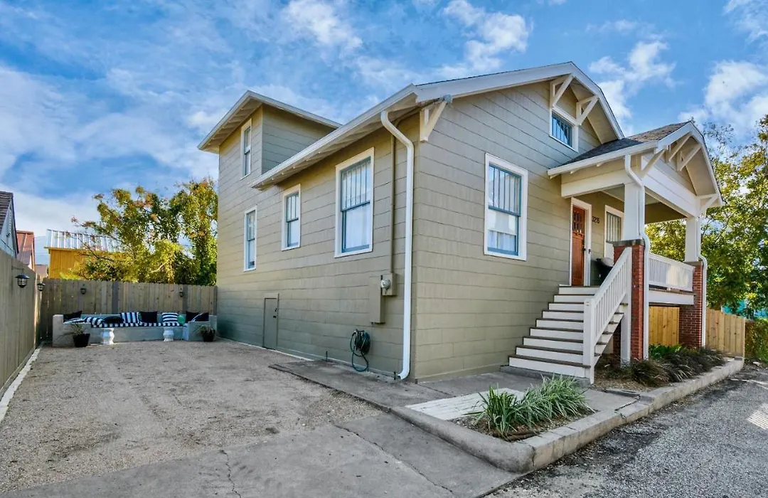 Hgtv-Featured Beach Home- Walk To Beach- Sleeps 12-1